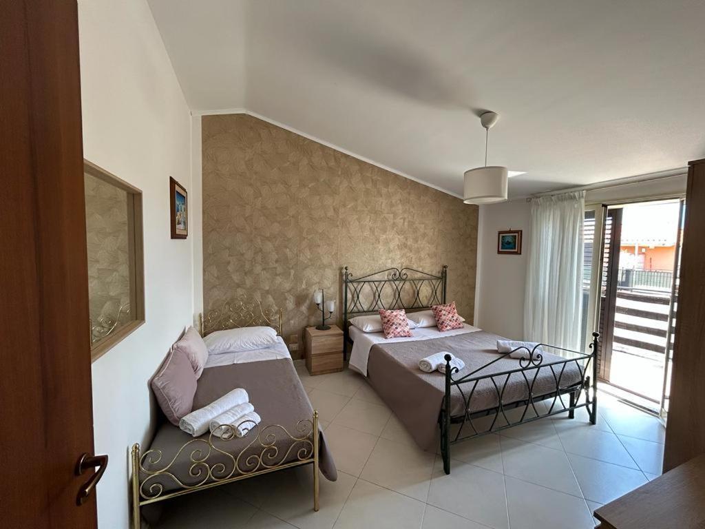 Nina Apartament Giardini Naxos Con Posto Auto Εξωτερικό φωτογραφία